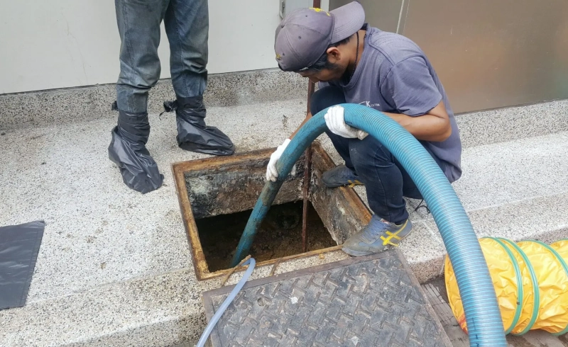 grease-trap-cleaning